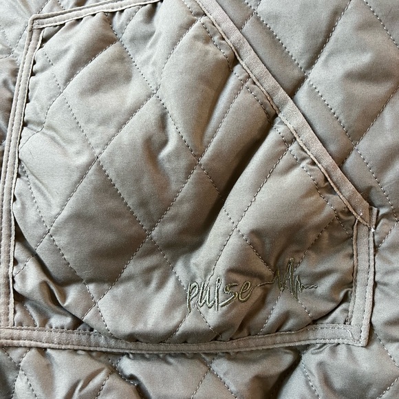 Pulse Wintersports Quilted Puffer Vest - Picture 6 of 6